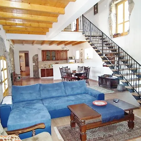 Villa Ola 309 *